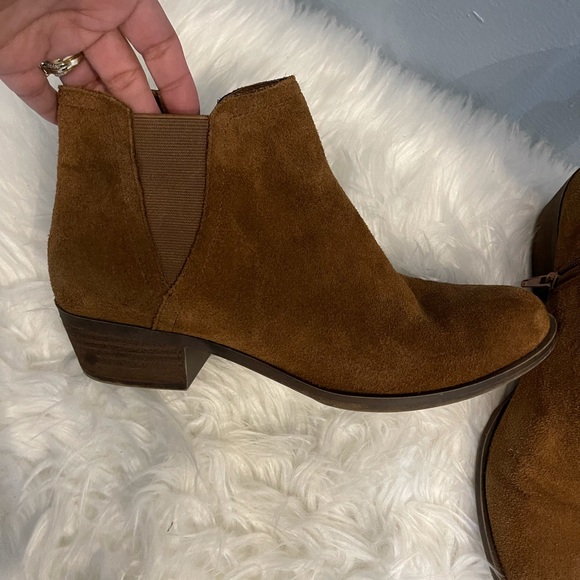 KENSIE GARRY SUEDE ANKLE BOOTIE BROWN SZ 9.5 - Picture 2 of 8